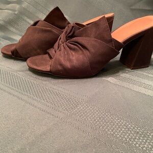 Black fabric ribbon tie slip on high heels. Photo wrong, color is true black.